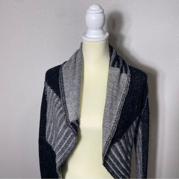 Cabi Black & Gray Shawl Collar Drapped Open Front Knit Cardigan Women's Medium - Picture 11 of 13